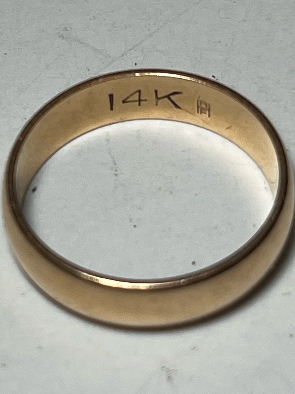 14K Yellow Gold Classic Wedding Band Unisex 4.85mm Size 7.5